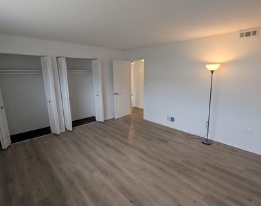 226 Sawmill Road - Photo Thumbnail 13