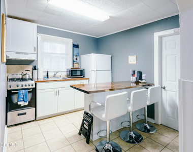 13 Decatur Avenue - Photo Thumbnail 3