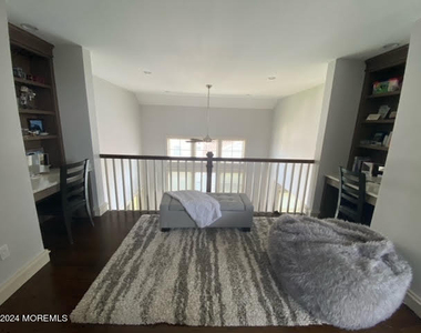 305 Newark Avenue - Photo Thumbnail 18