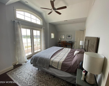 305 Newark Avenue - Photo Thumbnail 17