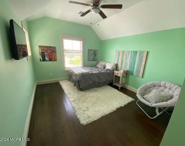 305 Newark Avenue - Photo Thumbnail 10