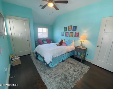 305 Newark Avenue - Photo Thumbnail 14