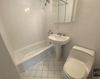 East 51st Street - Photo Thumbnail 7