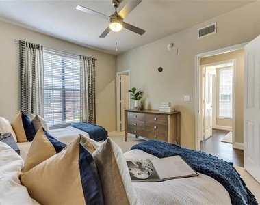 5445 Caruth Haven Lane - Photo Thumbnail 7