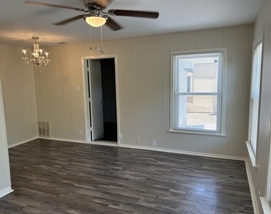 6318 Belgrade Avenue - Photo Thumbnail 5