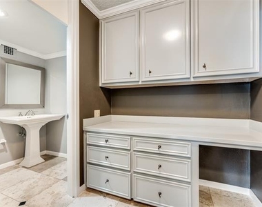 3883 Turtle Creek Boulevard - Photo Thumbnail 14