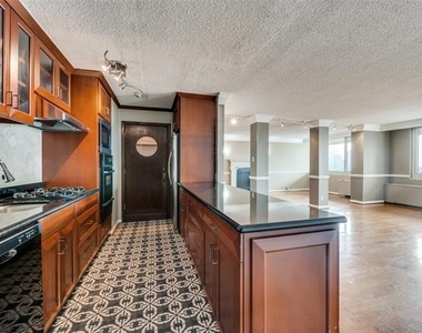 3883 Turtle Creek Boulevard - Photo Thumbnail 3