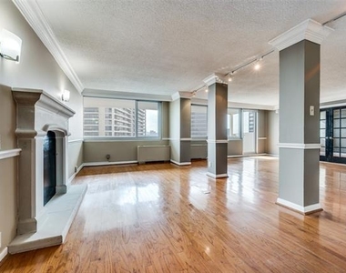 3883 Turtle Creek Boulevard - Photo Thumbnail 8