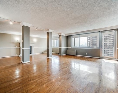 3883 Turtle Creek Boulevard - Photo Thumbnail 6