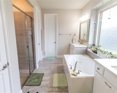 9785 Hickory Hill Road - Photo Thumbnail 20