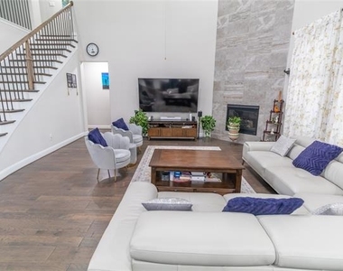 9785 Hickory Hill Road - Photo Thumbnail 12