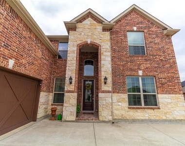 9785 Hickory Hill Road - Photo Thumbnail 2