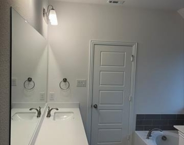 2417 Blackwell Street - Photo Thumbnail 10