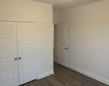 2417 Blackwell Street - Photo Thumbnail 18