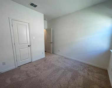 3305 Tulip Poplar Trail - Photo Thumbnail 11