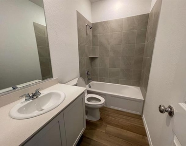 3305 Tulip Poplar Trail - Photo Thumbnail 7
