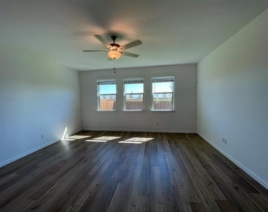 3305 Tulip Poplar Trail - Photo Thumbnail 17