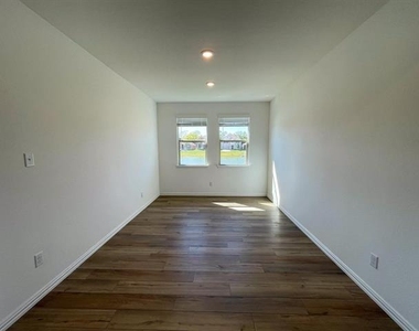 3305 Tulip Poplar Trail - Photo Thumbnail 12