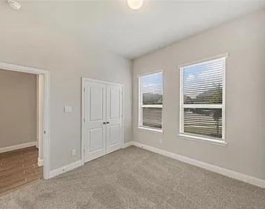429 Charlie Court - Photo Thumbnail 12