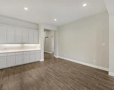 429 Charlie Court - Photo Thumbnail 23