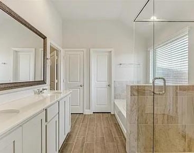 429 Charlie Court - Photo Thumbnail 17