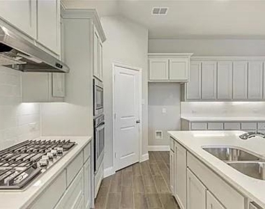 429 Charlie Court - Photo Thumbnail 3