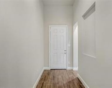 429 Charlie Court - Photo Thumbnail 7
