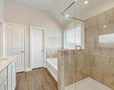 429 Charlie Court - Photo Thumbnail 16