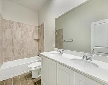 429 Charlie Court - Photo Thumbnail 11