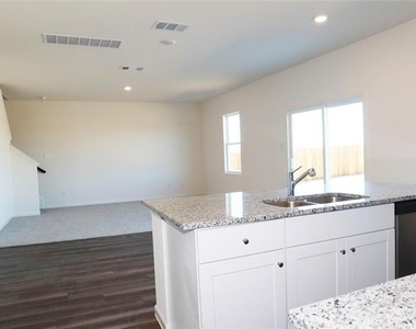 831 Lexington Lane - Photo Thumbnail 2