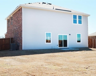 831 Lexington Lane - Photo Thumbnail 11