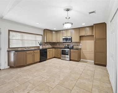 5161 Bartlett Drive - Photo Thumbnail 7