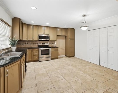 5161 Bartlett Drive - Photo Thumbnail 9