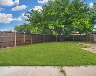 5161 Bartlett Drive - Photo Thumbnail 25