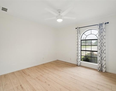 5161 Bartlett Drive - Photo Thumbnail 20