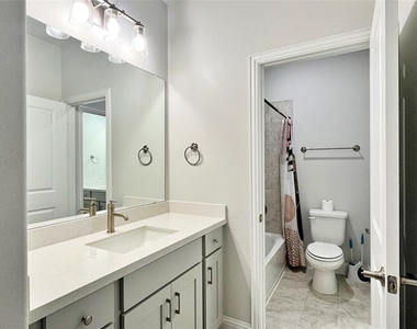 2124 Esher Drive - Photo Thumbnail 38