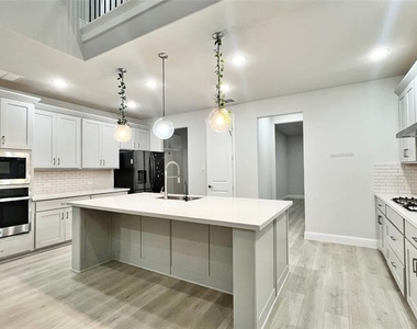 2124 Esher Drive - Photo Thumbnail 25