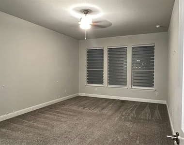 2124 Esher Drive - Photo Thumbnail 22