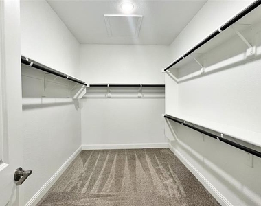 2124 Esher Drive - Photo Thumbnail 32