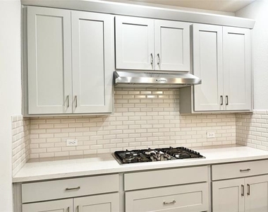 2124 Esher Drive - Photo Thumbnail 6