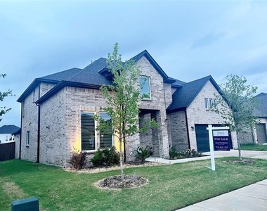 2124 Esher Drive - Photo Thumbnail 1