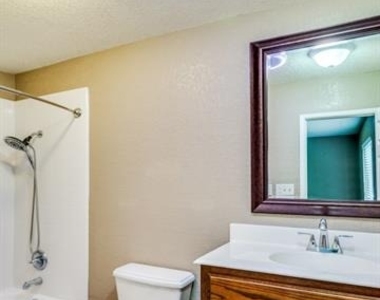6900 Sandstone Court - Photo Thumbnail 11