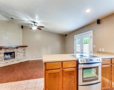 6900 Sandstone Court - Photo Thumbnail 5