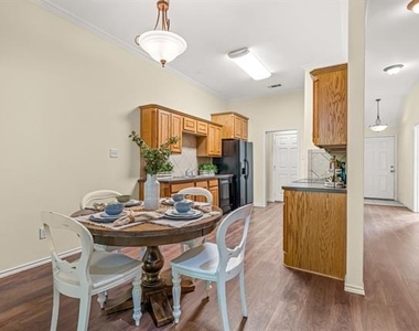 502 S Main Street - Photo Thumbnail 3