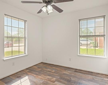 502 S Main Street - Photo Thumbnail 9