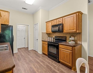 502 S Main Street - Photo Thumbnail 14