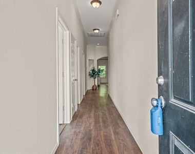 502 S Main Street - Photo Thumbnail 8