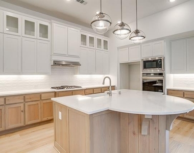 14328 Capridge Road - Photo Thumbnail 8
