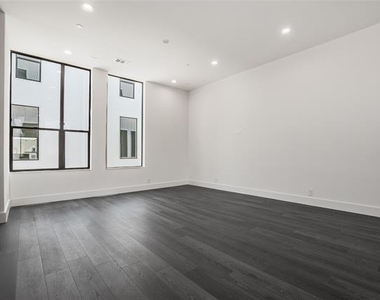 4322 Roseland Avenue - Photo Thumbnail 22