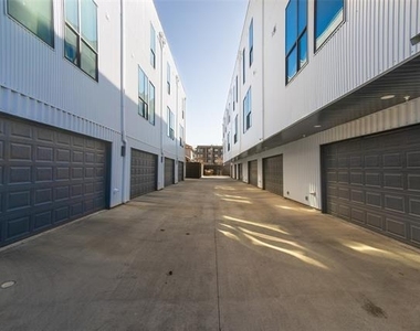 4322 Roseland Avenue - Photo Thumbnail 30